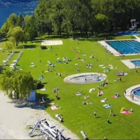 Barca A Vela Sul Lago Maggiore