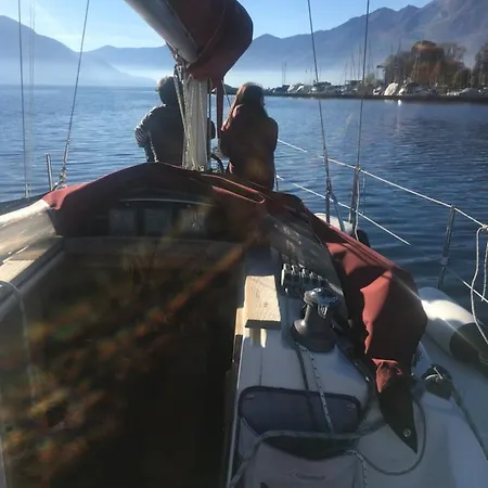 Barca A Vela Sul Lago Maggiore Hotel na wodzie *