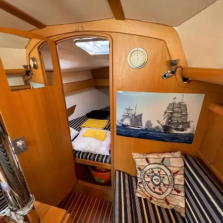 Hotel na wodzie Barca A Vela Sul Lago Maggiore Locarno